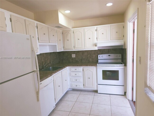 Building Photo - 4140 NW 44th Ave