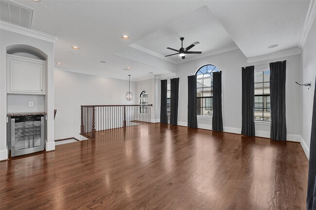 Building Photo - 1320 Studer St