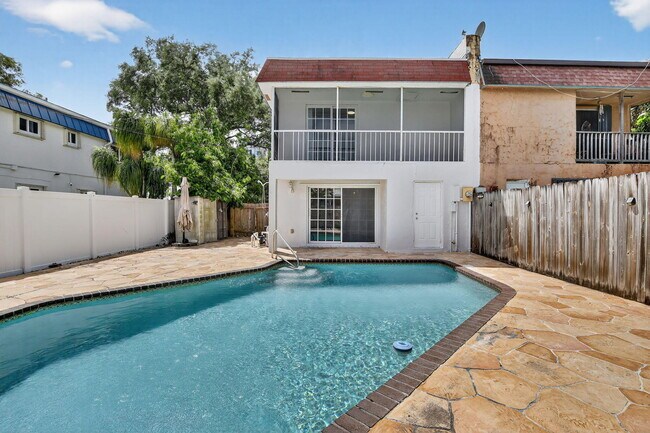 Building Photo - 5514 SW 44th Terrace