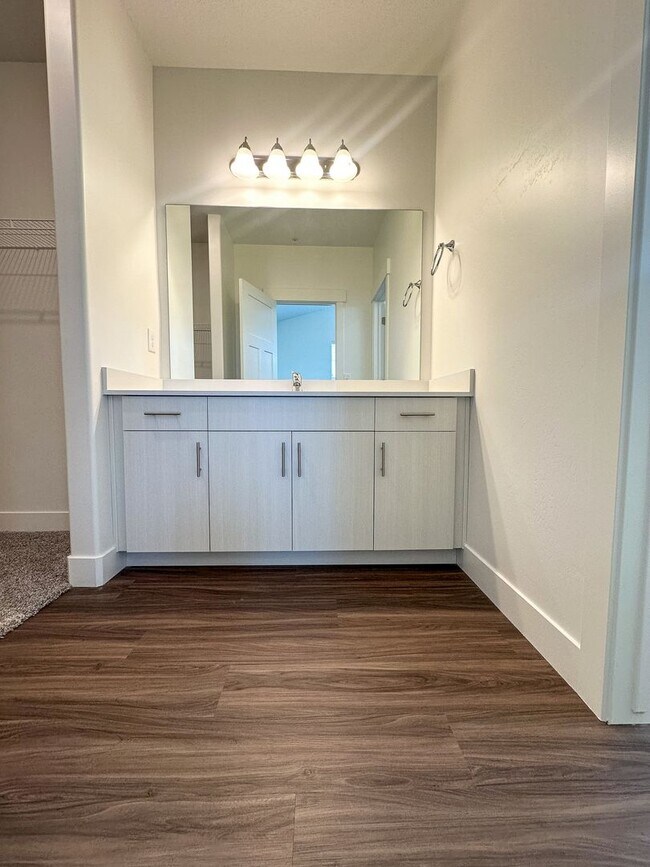 Building Photo - Modern Living in Lehi | New Build | Silico...