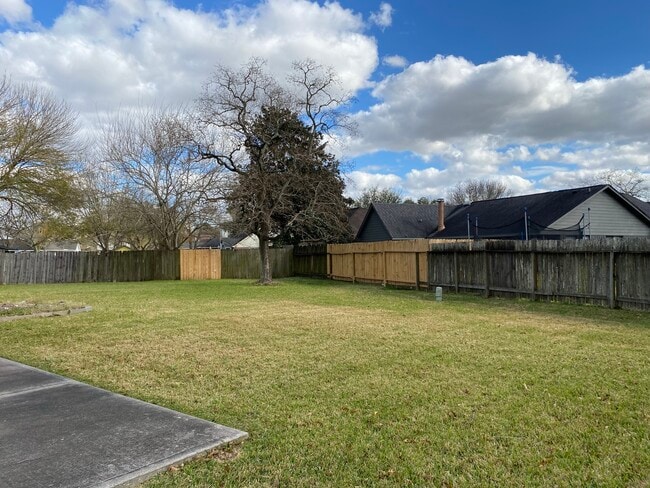 Building Photo - 2606 S Belgravia Dr