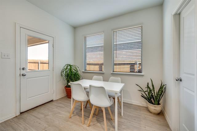 Building Photo - 1413 Rousseau Dr