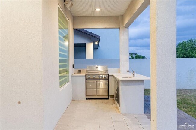 Building Photo - 29 Doctor's Dr