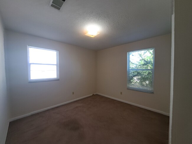 Building Photo - Affordable 3BR/2BA Pool Home