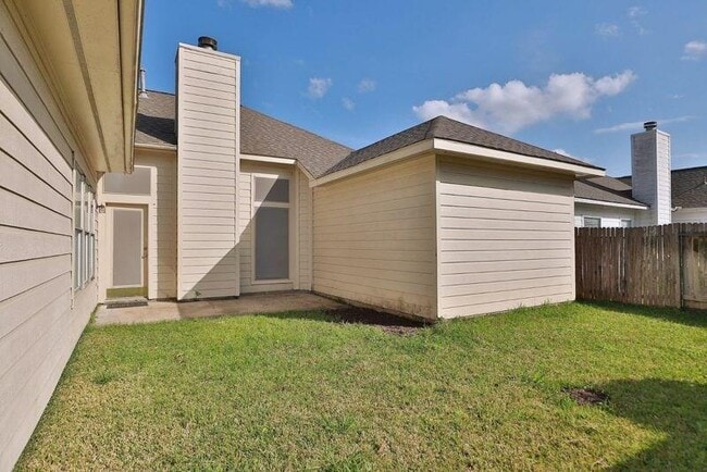 Building Photo - 834 Featherbrook Ct