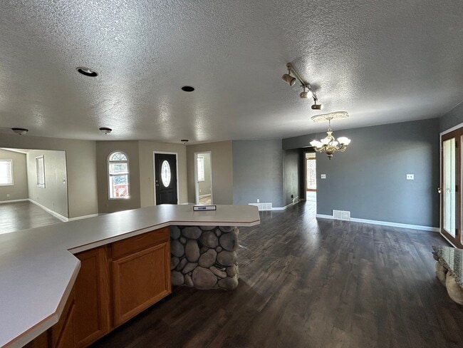 Building Photo - Beautiful 10 Acre Property Columbus, MT!