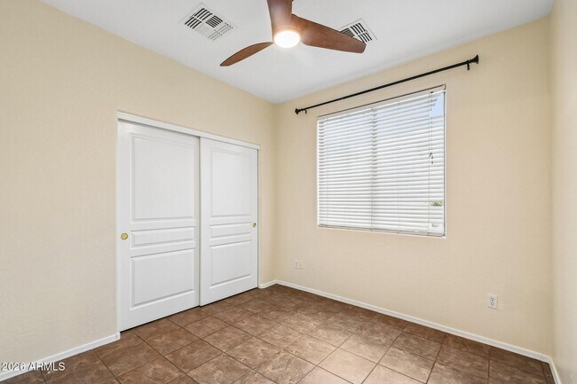 Building Photo - 2801 E Lindrick Dr