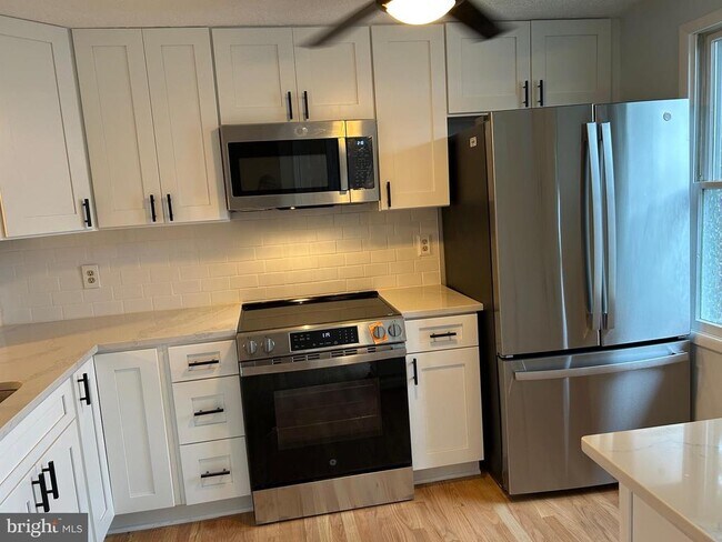 Building Photo - 8317 Brookvale Ct