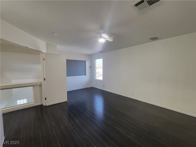 Building Photo - 2094 Silver Breeze Ave