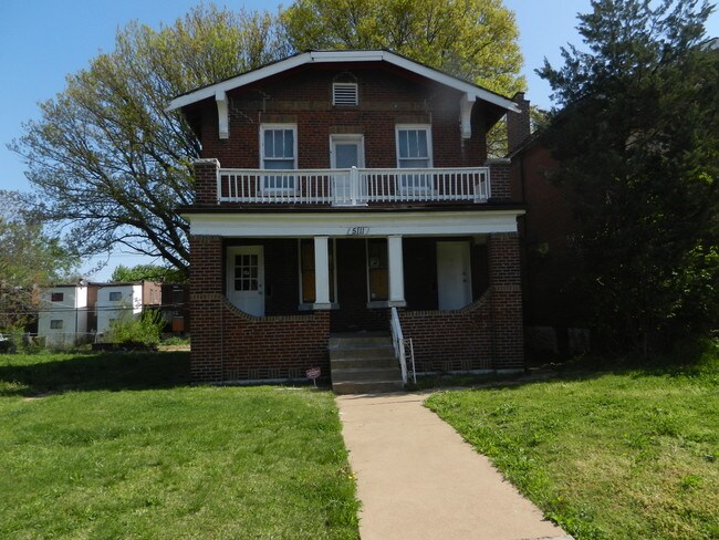 Primary Photo - 5111 St Louis Ave
