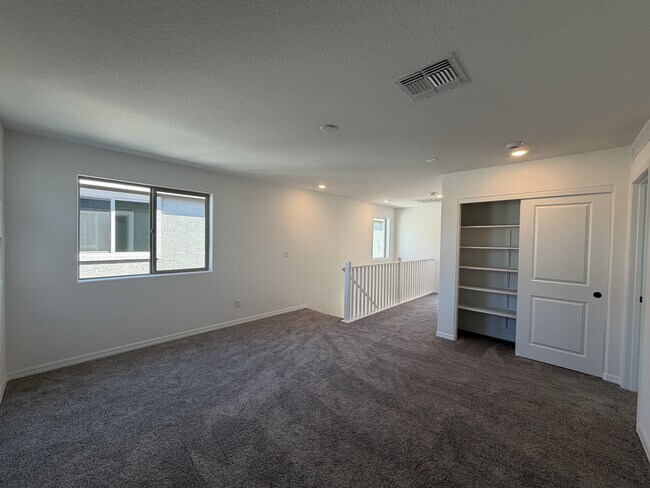 Building Photo - 10290 Dallington St