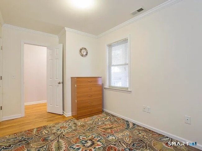 Building Photo - 51 Forest Ave