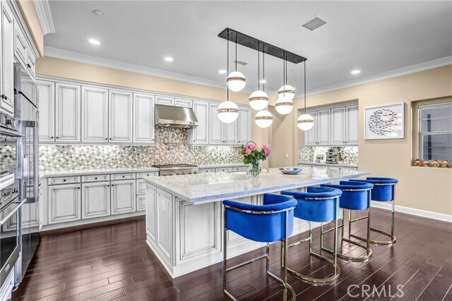Building Photo - 1232 Inspiration