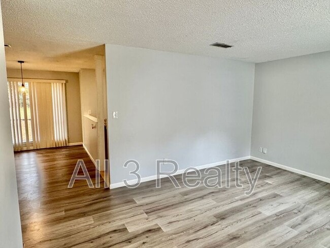 Building Photo - 4446 Wimbledon Rd