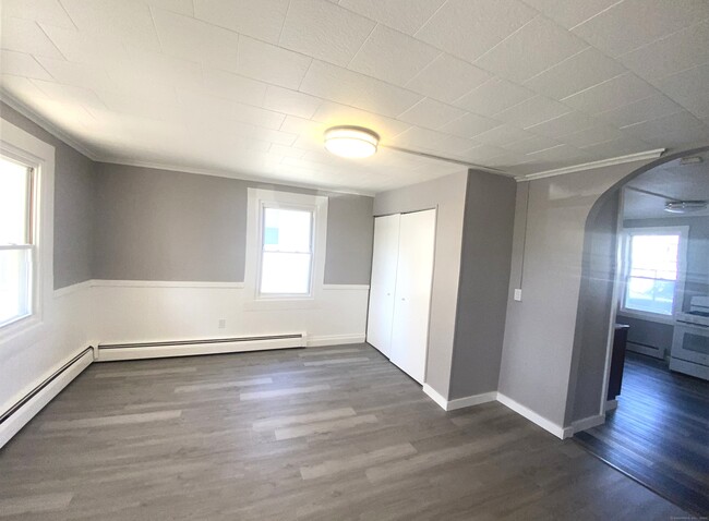 Building Photo - 15 Barnum Ct