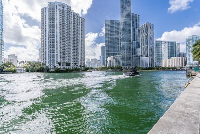 Building Photo - 335 S Biscayne Blvd