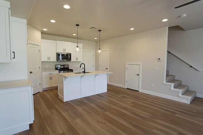 Building Photo - Brand New - Never Lived In!  (Location, Location Location)