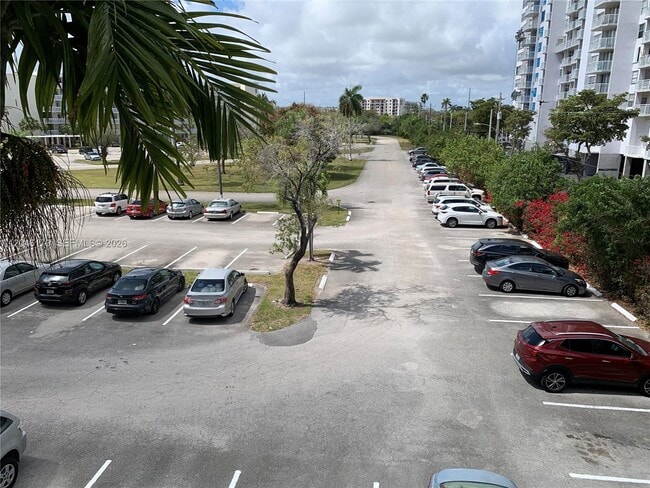 Building Photo - 2861 Leonard Dr