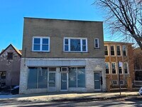 Building Photo - 3051 N Austin Ave