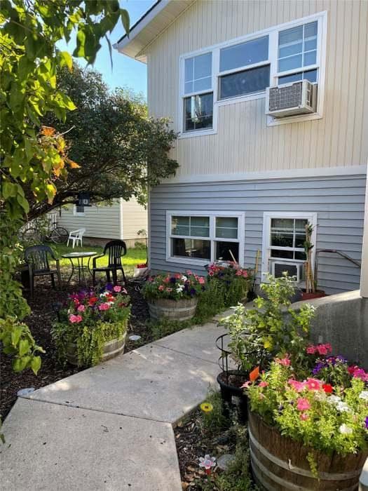 Building Photo - 1949 S 9th St W