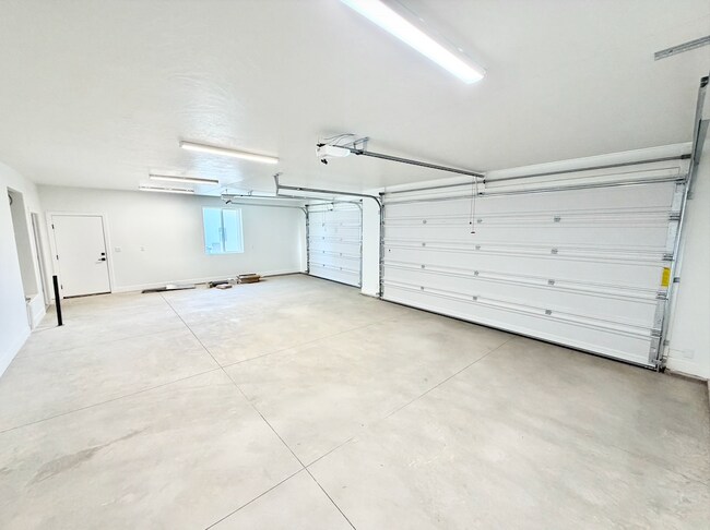 Building Photo - 4135 El Capitan Wy