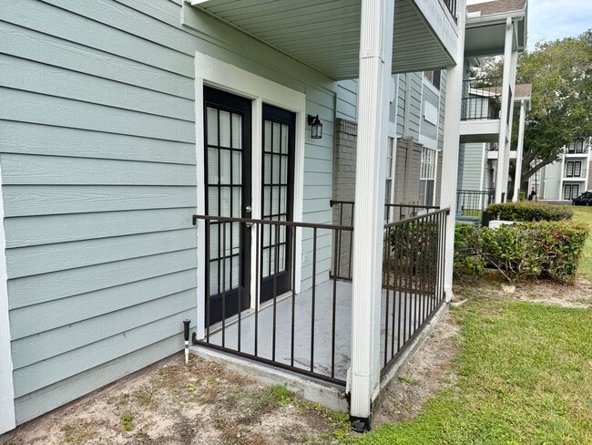 Building Photo - 2550 N Alafaya Trail