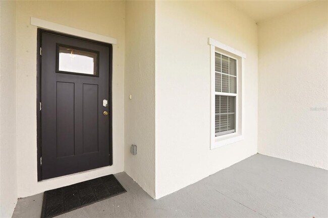 Building Photo - 870 Columbia St