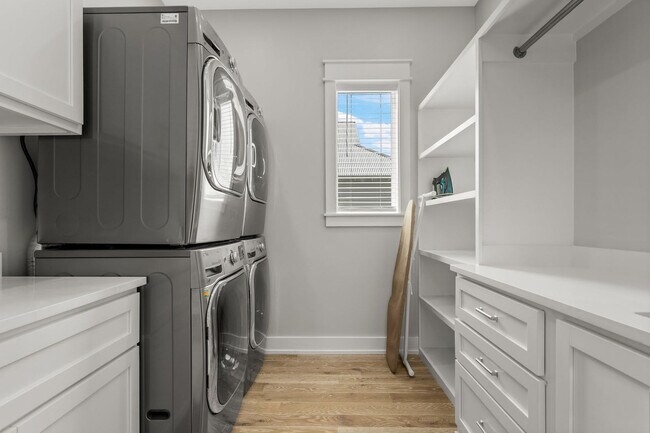 Building Photo - 14300 Front Beach Rd