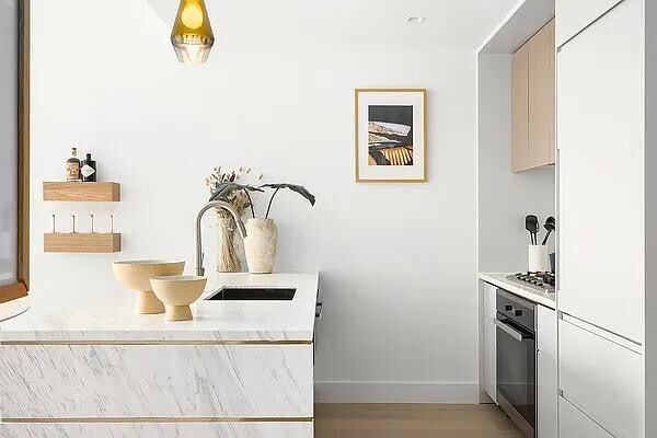 Building Photo - 208 Delancey St