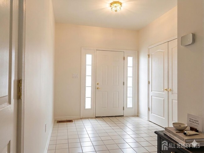 Building Photo - 406 Birch Ct