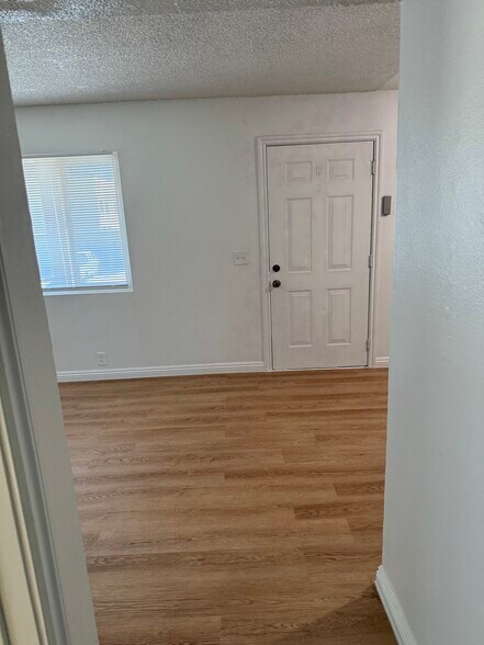 Building Photo - 2764 Conejo Dr