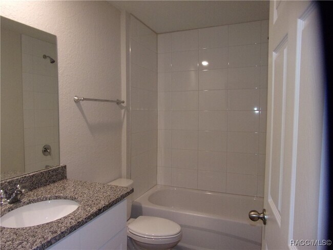 Building Photo - 5251 E Backner Ln