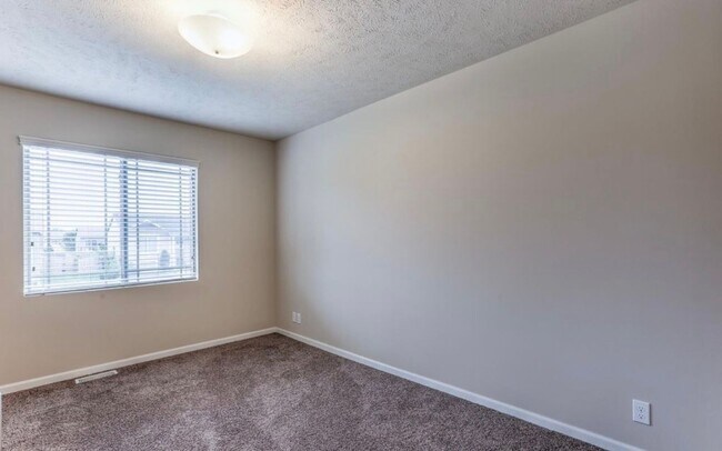 Building Photo - 13806 S 43rd Ave