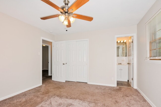 Building Photo - 1255 Del Rey Dr