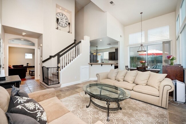 Building Photo - 213 Pacific Oak Ct