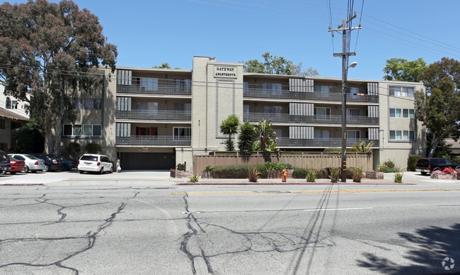Primary Photo - Gateway Apartments
