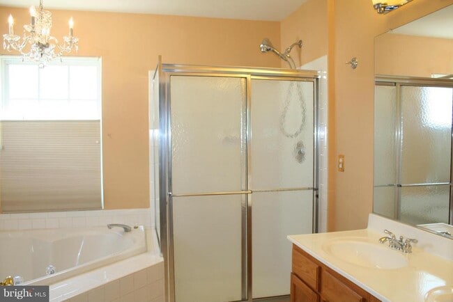 Building Photo - 18212 Endora Cir