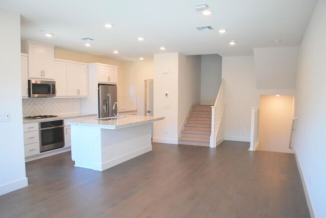 Building Photo - Luxury Modern Townhome In Sought After Bou...