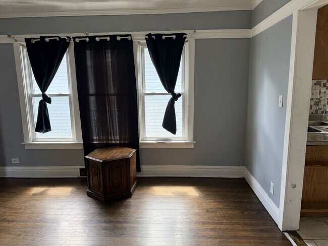 Building Photo - 10108 S State St