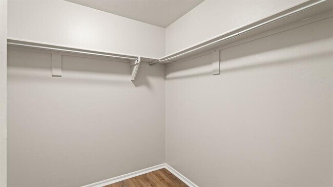 Building Photo - 621 Christian Ln