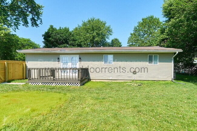 Building Photo - 5422 Greenfield Ave