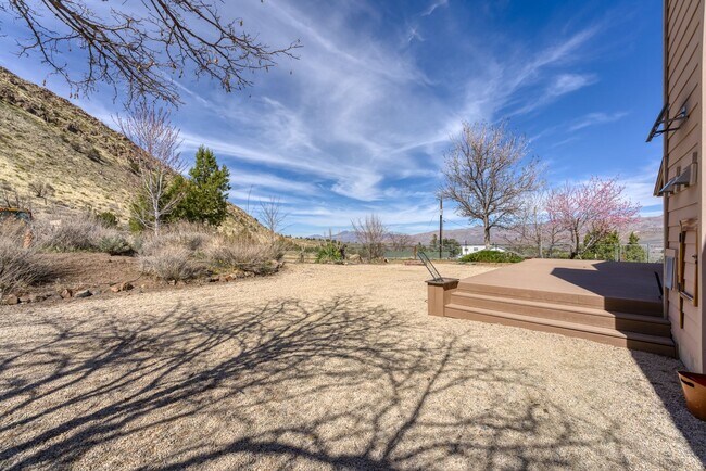 Building Photo - 155 Pioche Rd