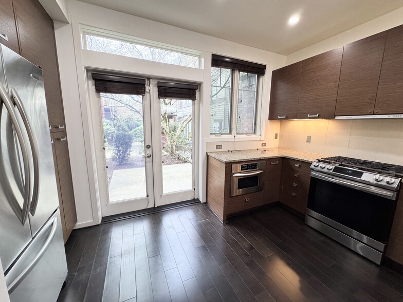 Building Photo - 1200 Bellevue Way NE