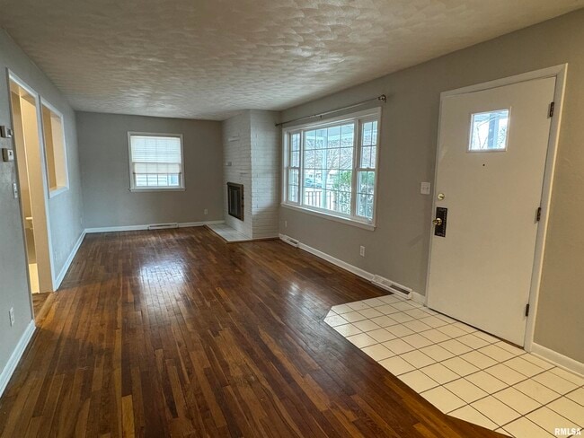 Building Photo - 3319 N Marquette St