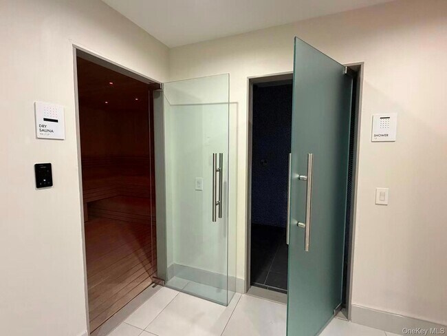 Building Photo - 131-02B 40th Rd