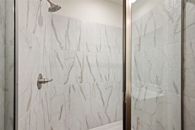 Building Photo - 9613 Dahlia Blvd