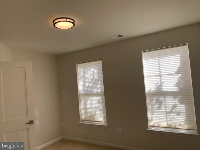 Building Photo - 7228 Barrberry Ln