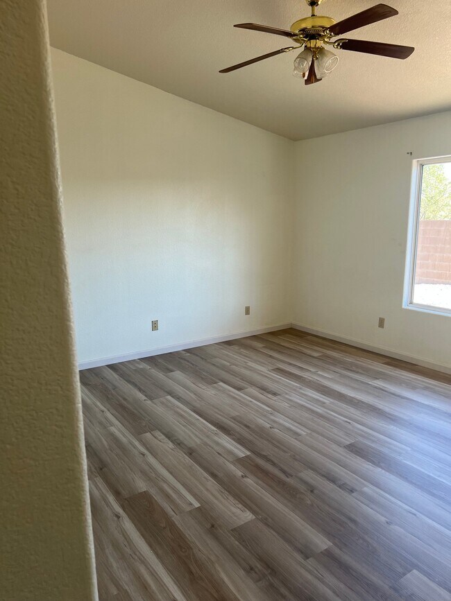 Building Photo - 2550 S Perillo Dr