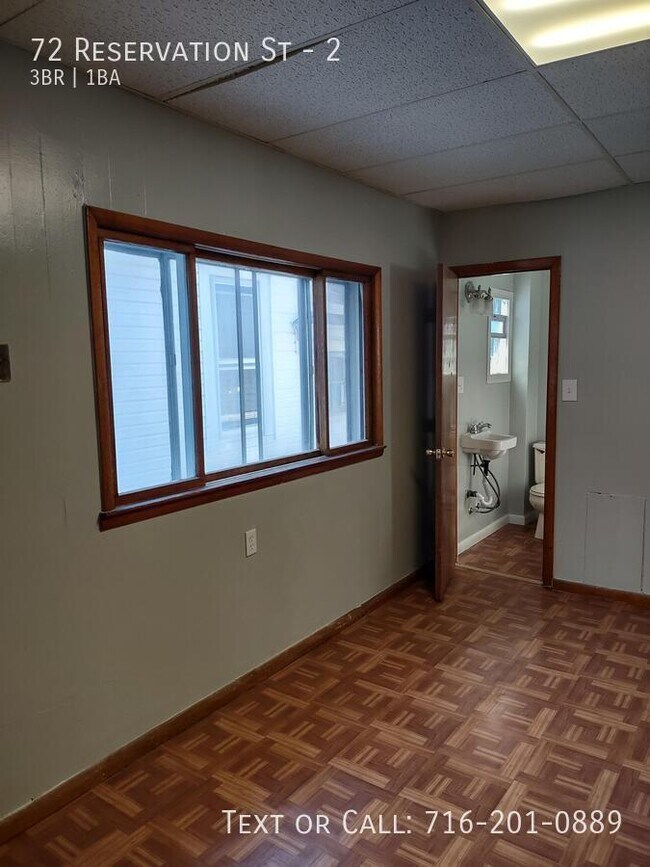 Building Photo - 72 Reservation St