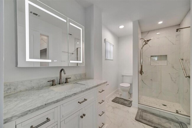 Building Photo - 9819 Hernando Ct